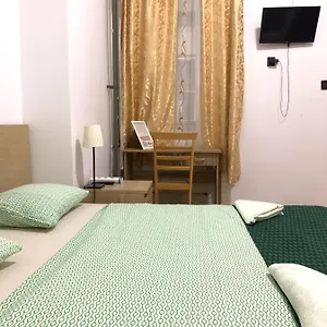 Kecskemeti , Budapest Hongrie